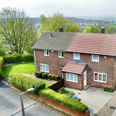 Buy this 3 bed duplex on Edgecliffe Place in Barnsley, S71 1UW