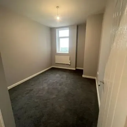 Image 4 - Regent Street, Hoyland Common, S74 0PU, United Kingdom - Apartment for rent