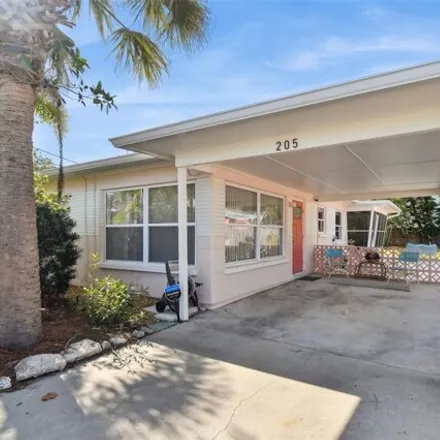Image 3 - 205 Bates Avenue, Indian Rocks Beach, Pinellas County, FL 33785, USA - House for sale