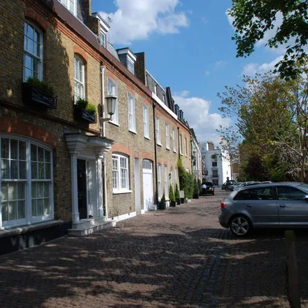 Rent this 3 bed house on 9 Lennox Gardens Mews in London, SW3 2QE