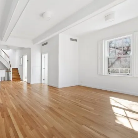 Image 6 - 87 Perry Street, New York, NY 10014, USA - Townhouse for rent