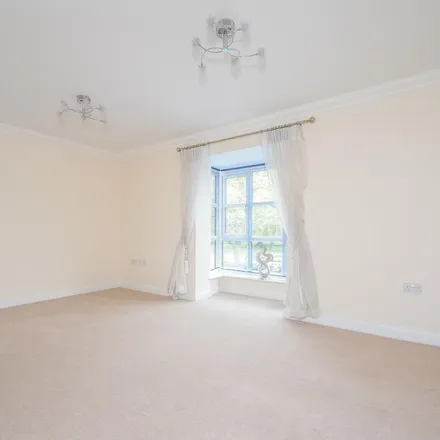 Image 4 - Stadium Approach, Aylesbury, HP21 9ER, United Kingdom - Townhouse for rent