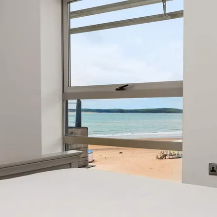 Rent this 3 bed apartment on Tenby in SA70 7EG, United Kingdom