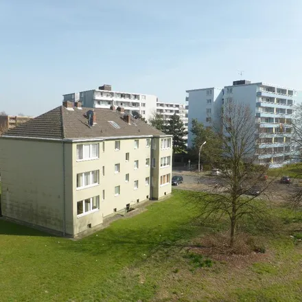 Rent this 4 bed apartment on Frankenstraße 26 in 41238 Mönchengladbach, Germany
