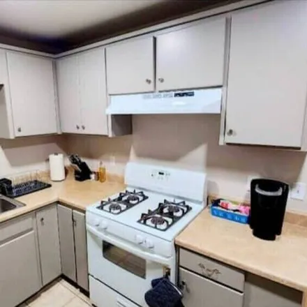 Rent this 3 bed apartment on Exeter