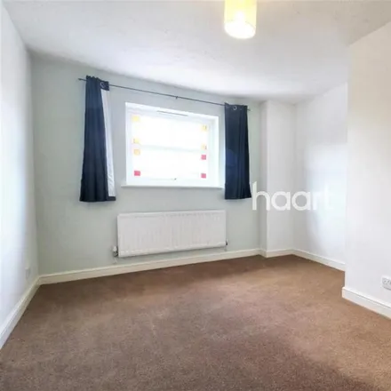 Image 9 - Osterley Road, Swindon, SN25 1UN, United Kingdom - House for rent