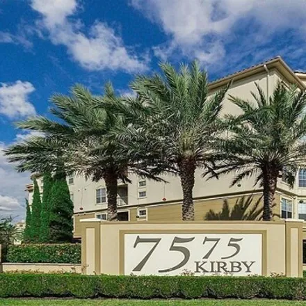 Rent this 2 bed condo on Kirby Drive in Houston, TX 77030