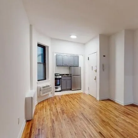 Rent this 1 bed apartment on 304 East 90th Street in New York, NY 10128