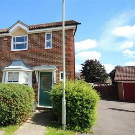 Buy this 2 bed house on Farmers End in Charvil, RG10 9RZ