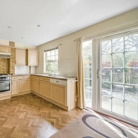 Image 3 - St George's Manor, Mandelbrote Drive, Oxford, OX4 4XG, United Kingdom - Townhouse for sale