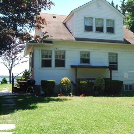 Rent this 5 bed house on 47 Bayside Avenue in Jamesport, Riverhead