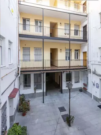 Image 2 - Calle de Gutenberg, 15, 28014 Madrid, Spain - Apartment for rent