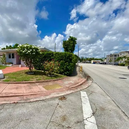 Image 2 - 5 Marabella Avenue, Coral Gables, FL 33134, USA - House for rent
