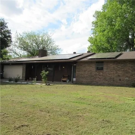 Buy this 3 bed house on 2004 Cardinal Drive in Springdale, AR 72764
