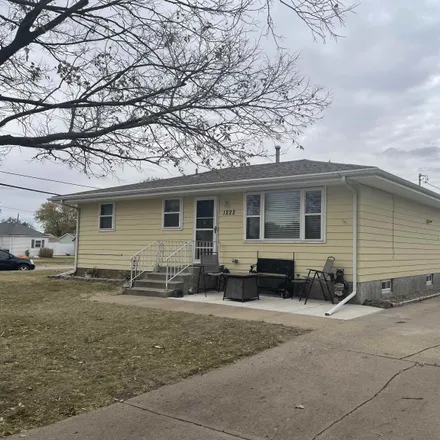 Buy this 4 bed house on 1222 3rd Street in Columbus, NE 68601