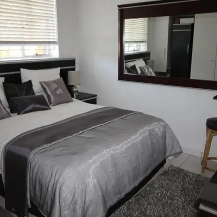 Rent this 3 bed apartment on 4th Avenue in Houghton Estate, Johannesburg