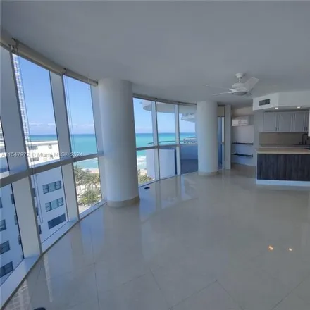 Image 7 - La Gorce Palace Condominiums, 6301 Collins Avenue, Miami Beach, FL 33141, USA - Condo for sale