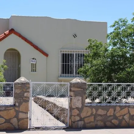 Rent this 3 bed house on 3640 La Luz Avenue in El Paso, TX 79903