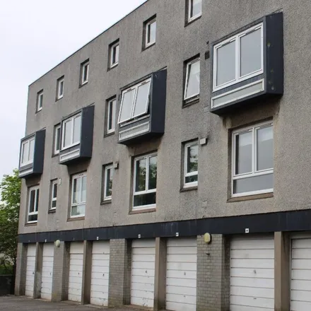 Rent this studio apartment on Dalcraig Crescent in Dundee, DD4 7QX