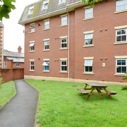 Rent this 6 bed apartment on Snowdon Hall in Vicarage Hill, Wrexham