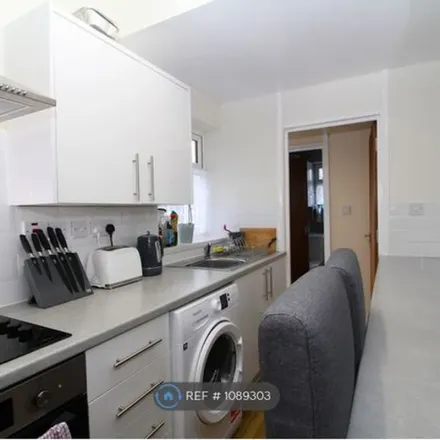 Image 7 - Durham Road, London, RM10 8AN, United Kingdom - Townhouse for rent