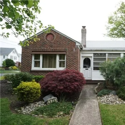 Buy this 4 bed house on 289 Decker Place in Woodbridge, Woodbridge Township