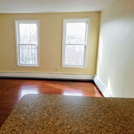 Image 2 - 233 Griffith Street, Jersey City, NJ 07307, USA - Apartment for rent