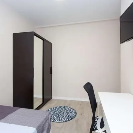 Rent this 7 bed apartment on Calle de la Cruz Verde in 22, 28004 Madrid