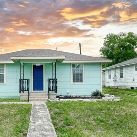 Buy this 2 bed house on 527 Annie Street in Taylor, TX 76574