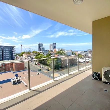 Image 2 - Vantage Apartments, 22-26 Gladstone Avenue, Wollongong NSW 2500, Australia - Apartment for rent