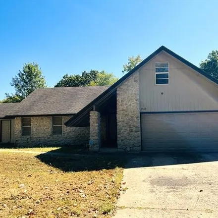 Buy this 3 bed house on 2940 East 76th Place in Tulsa, OK 74136