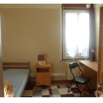 Image 3 - 54 Rue Ledien, 80100 Abbeville, France - Apartment for rent