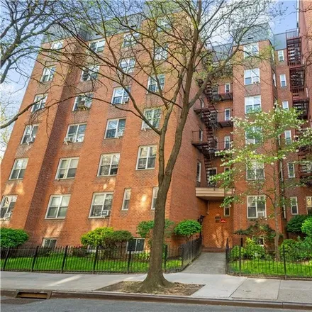 Buy this 1 bed condo on 82nd Street in New York, NY 11373