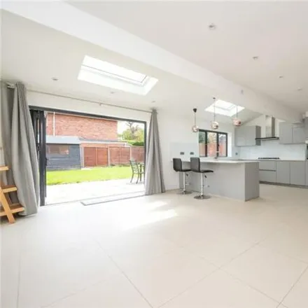 Image 2 - The Meads, Bricket Wood, AL2 3QJ, United Kingdom - House for rent
