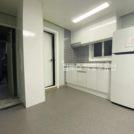 Rent this studio apartment on 서울특별시 광진구 구의동 252-12