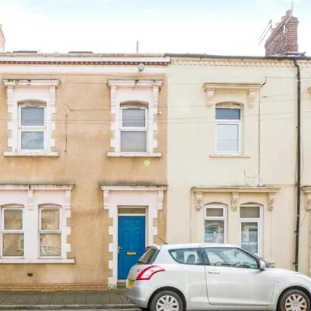 Buy this 4 bed townhouse on North Luton Place in Cardiff, CF24 0EU