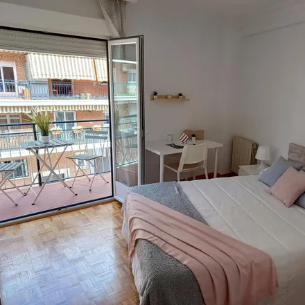 Rent this 5 bed room on Madrid in Calle Maseda, 60