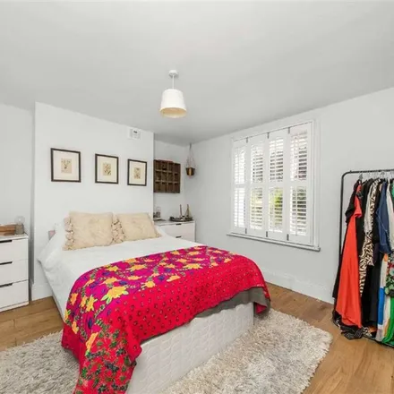 Rent this 4 bed apartment on Albyn Road in London, SE8 4DR