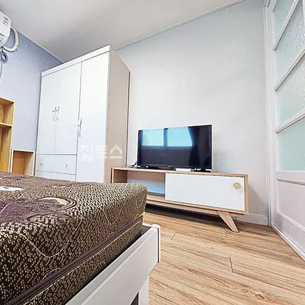 Rent this 2 bed apartment on 부산광역시 수영구 광안동 616-1