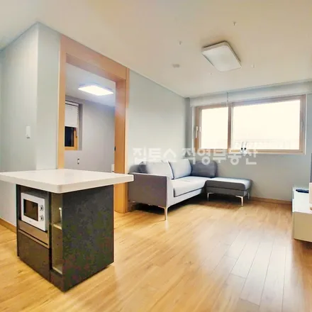 Rent this 2 bed apartment on 서울특별시 강남구 역삼동 778-6