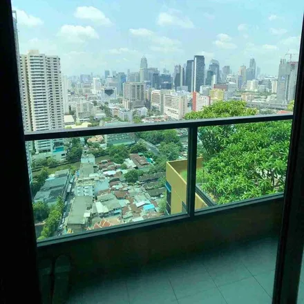 Rent this 2 bed apartment on Phetchaburi Road in Ratchathewi District, 10400