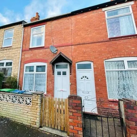 Buy this 2 bed townhouse on Oakwood Road in Smethwick, B67 6BX
