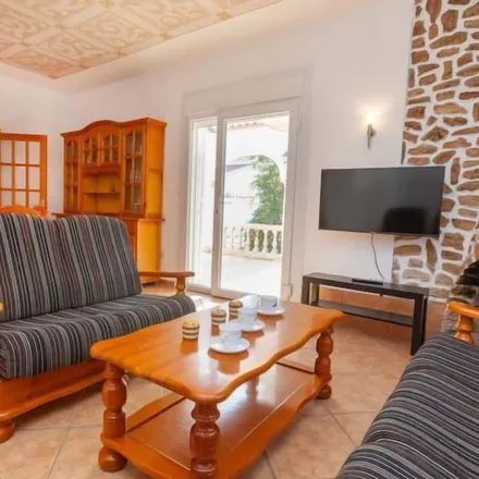 Rent this 3 bed house on 43300 Mont-roig del Camp