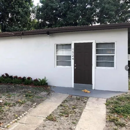 Rent this 2 bed house on 1522 Northwest 81st Street in Tradewinds Trailer Park, Miami-Dade County