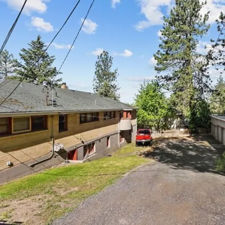 Image 2 - 750 W Cliff Dr, Spokane, Washington, 99204 - House for sale