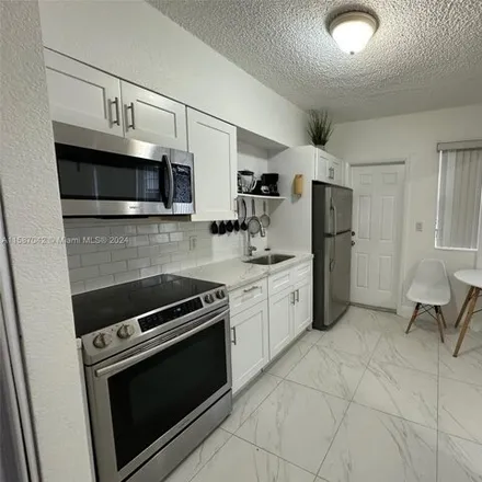 Image 2 - 903 80th St Unit 3, Miami Beach, Florida, 33141 - House for rent