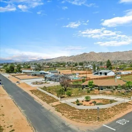 Image 5 - 22824 Cuyama Road, Apple Valley, CA 92307, USA - House for sale