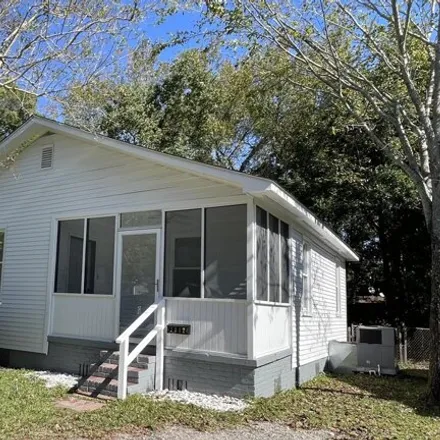 Rent this 2 bed house on Lexington Avenue in North Charleston, SC 29405