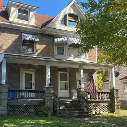 Buy this 4 bed duplex on 35 Summit Avenue in Niles, OH 44446