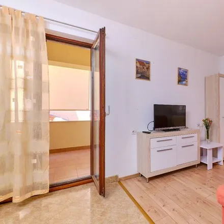 Image 7 - 51550, Croatia - Apartment for rent